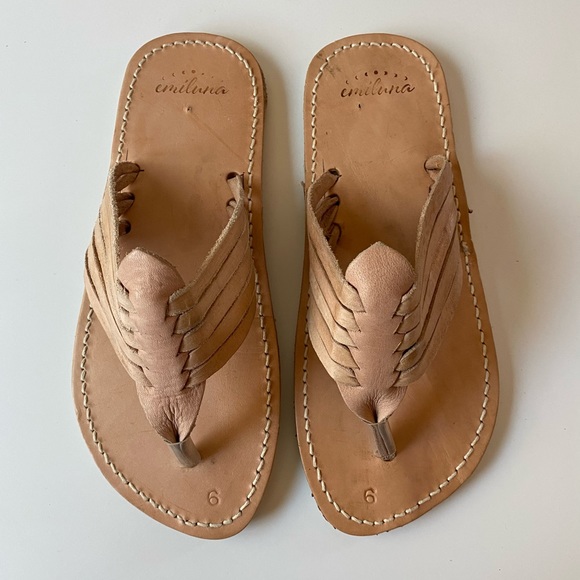 Huarache Thong Sandal - Picture 2 of 6